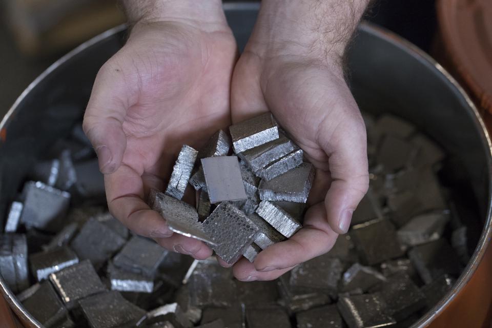 Hækkandi verð á lithium setur þrýsting á verð orkubanka